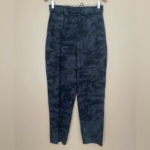 {Lululemon} Keep Moving Pant 7/8 High-Rise in Heritage 365 Camo Deep Coal Multi